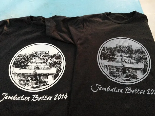 kaos dengan jenis sablon superwhite