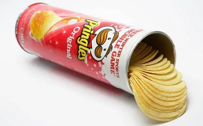 contoh desain kemasan makanan ringan pringles